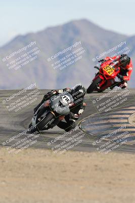 media/Nov-16-2025-Race Pace (Sun) [[8c5fa54630]]/Verified Riders/8-Turn 12 (120pm)/